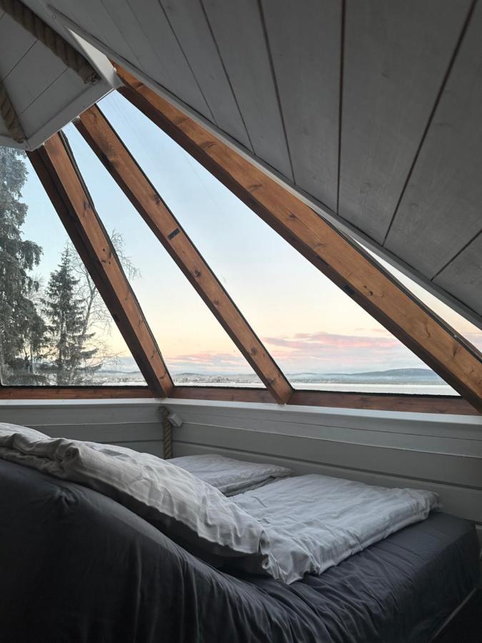 Northernlight cabin with reindeers Kiruna Exterior foto